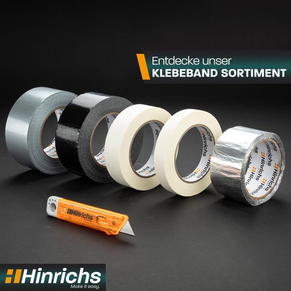 Sortiment verschiedener Klebebänder und ein Cutter vor dunklem Hintergrund.