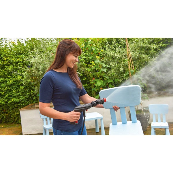 Blütenstand mit kleinen, weißen Blüten