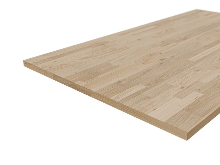 Massivholzplatte aus Eiche mit keilgezinkten Lamellen, geeignet für Arbeitsplatten und den Möbelbau.