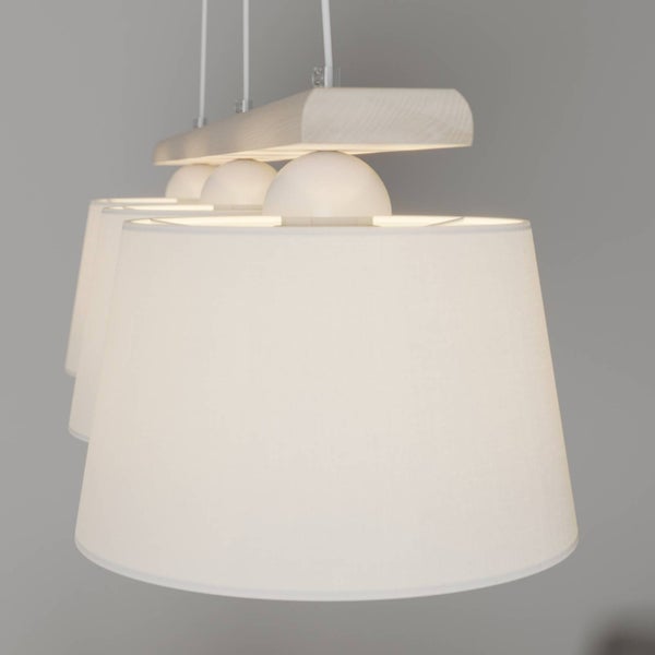 Innenraum eines Backofens mit drei flexiblen Einschubpositionen