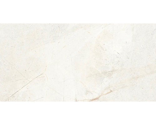 Wandfliese oder Bodenfliese mit feiner Steinoptik und dezenter Maserung in rechteckigem Format.
