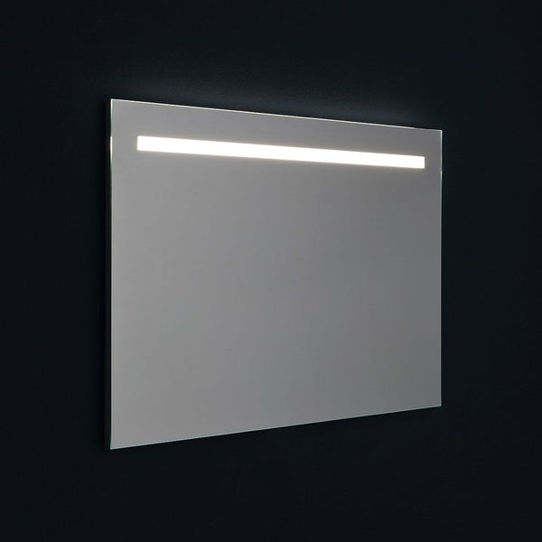 Rechteckiger Badspiegel mit integriertem horizontalen LED-Lichtstreifen oben.
