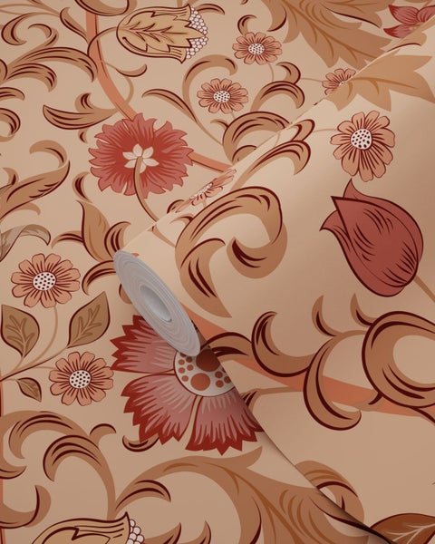 Rolle einer Vliestapete mit klassischem Blumenmuster und Ranken.