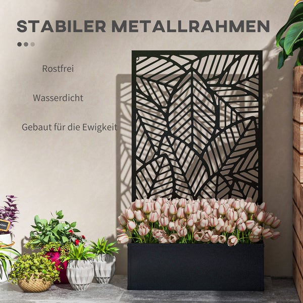 Schwarzes Metallpaneel mit dekorativem Blattmuster-Ausschnitt für Garten und Terrasse.