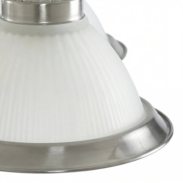 Lampenschirm aus satiniertem Glas mit gerippter Struktur und Metalleinfassung