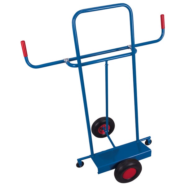 Blaue Plattenkarre aus Metall mit zwei Luftreifen, zwei Lenkrollen und seitlichen Haltebügeln mit roten Griffen.