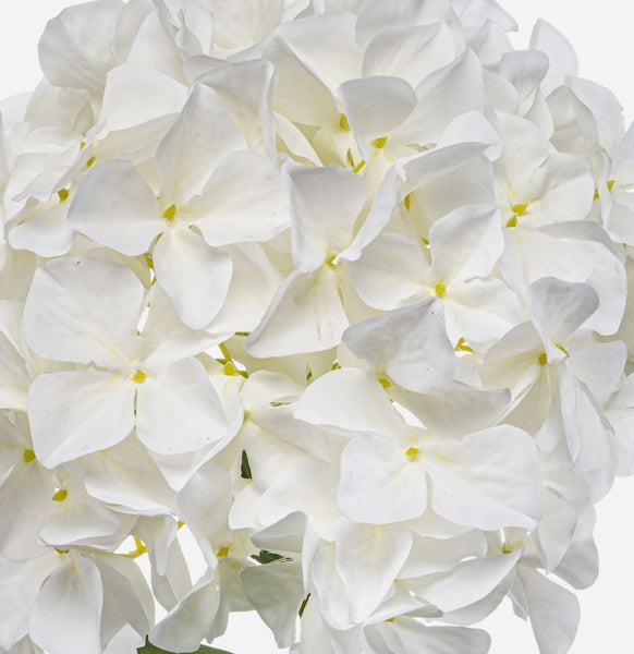 Künstliche Hortensie mit weißen Blüten, grünem Stiel und grünen Blättern.