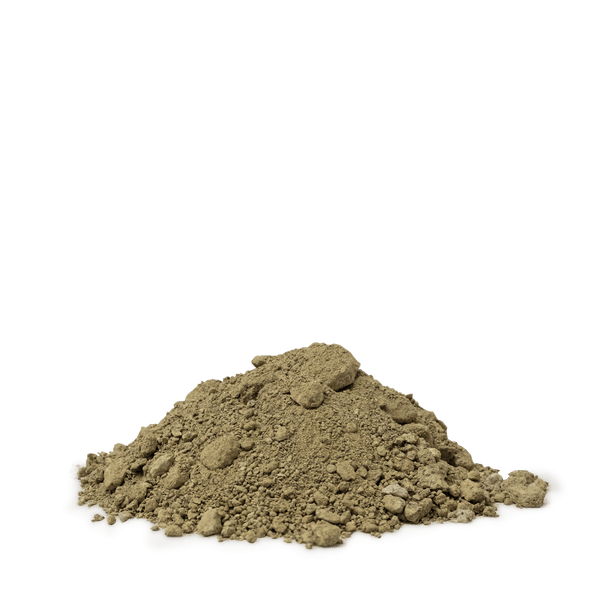 Haufen aus grobem Sand und feinem Kies, bräunlich-graues mineralisches Baumaterial.