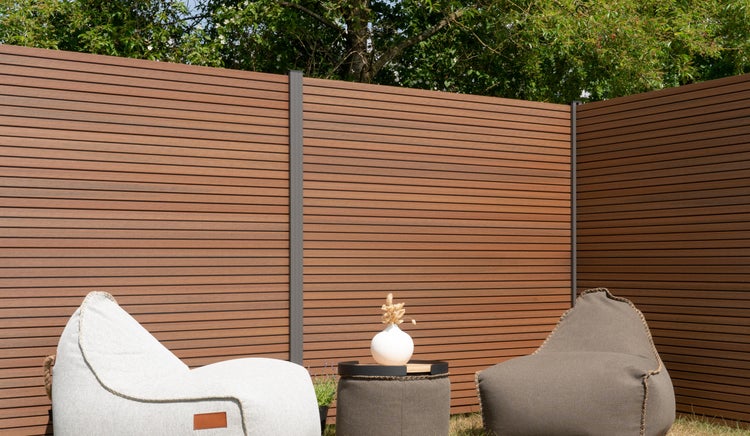 GartenLand Musterstück WPC Zaun Shadowline Mahagoni 20 cm
