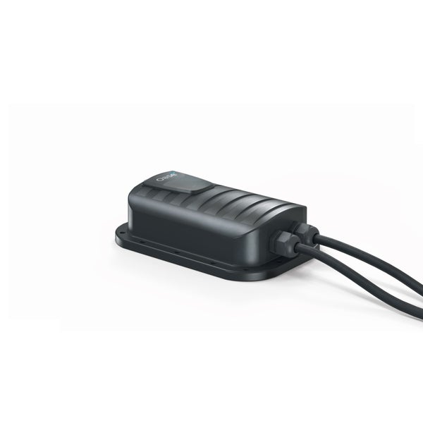 Schwarzes Oase Steuerungsgerät für den Außenbereich mit zwei Anschlusskabeln und einer Montageplatte.