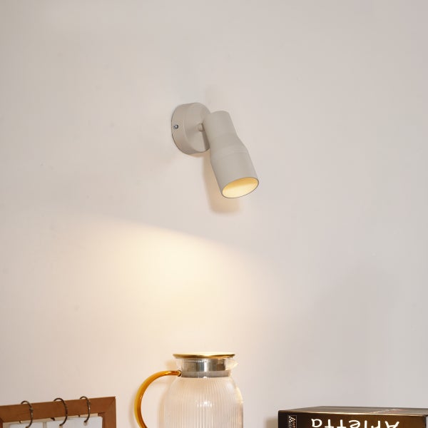 Graue Wandleuchte zur Innenbeleuchtung