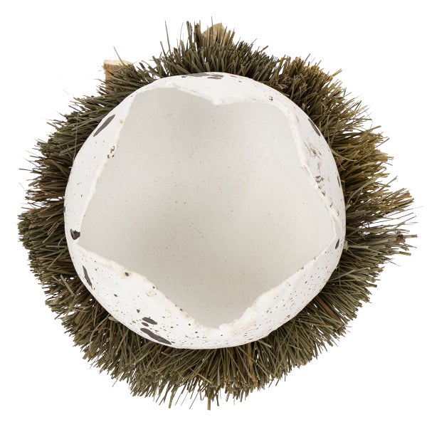 Dekoratives Vogelnest mit zerbrochenem Ei aus Keramik