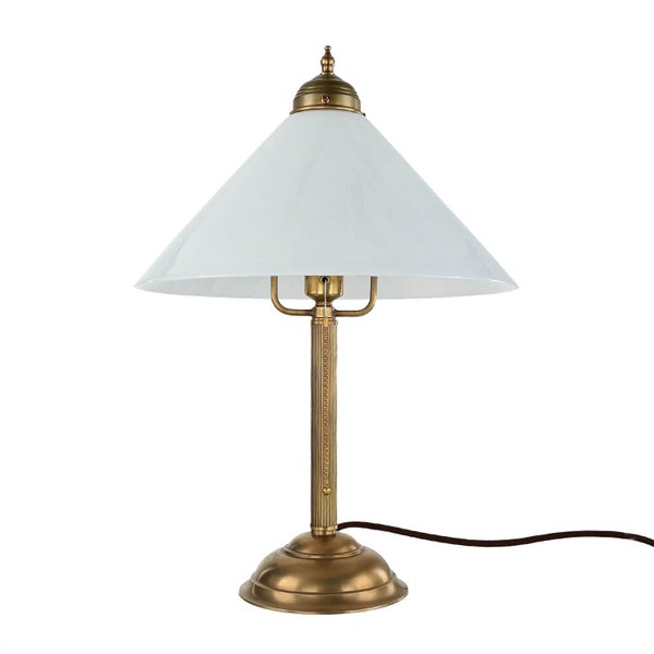 Tischleuchte mit Schirm und Metallsockel