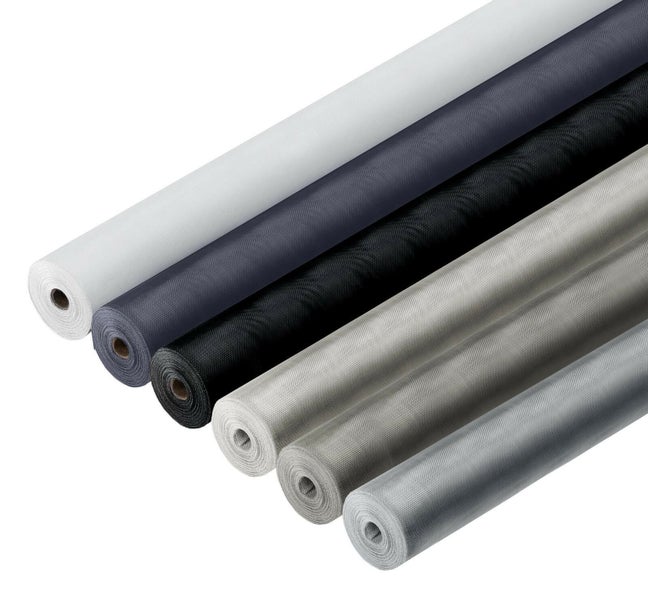 Mehrere Rollen Insektenschutzgewebe in unterschiedlichen Farben