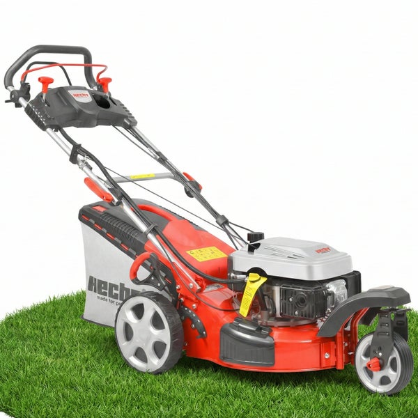 Hecht Benzin-Rasenmäher mit drei Rädern, lenkbarem Vorderrad, rotem Gehäuse und Fangkorb auf grünem Rasen.