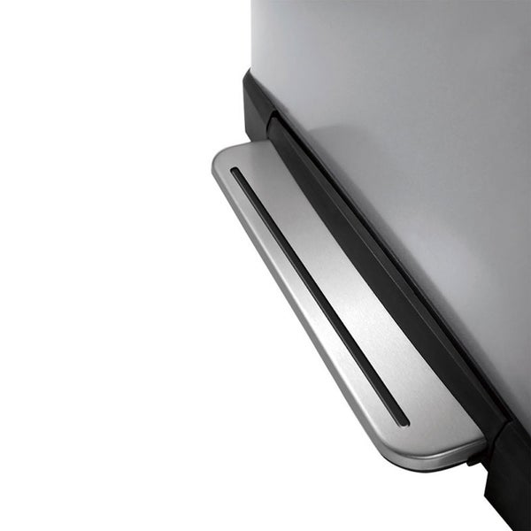 PROREGAL Stilvoller Rechteckiger Treteimer Mit Extra Breitem Pedal 46 Liter HxBxT 65 x 50 x 34,5 cm 2 Inneneimer Aus Kunststoff Edelstahl & Silber