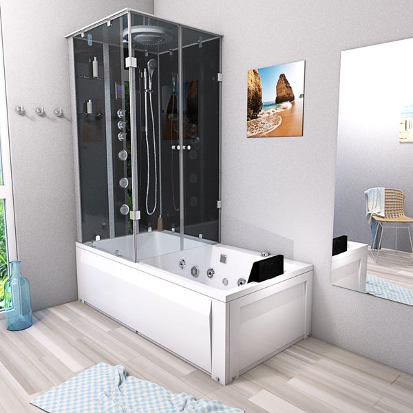 Moderne Badewannen-Dusch-Kombination mit Whirlpool-Funktion, schwarzer Glasrückwand und Regendusche in hellem Badezimmer.