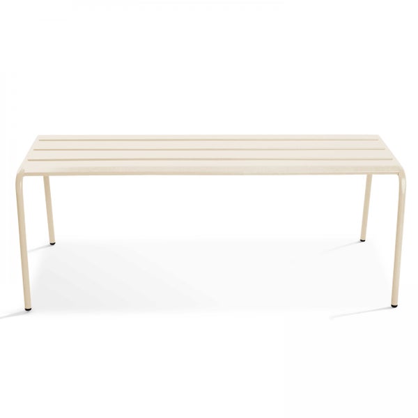 Rechteckige Gartenbank aus Metall in Beige mit einer Sitzfläche aus Längslatten.