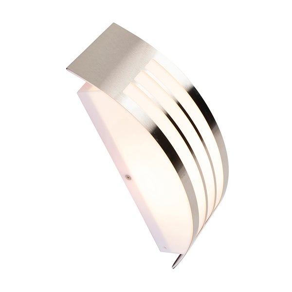 Gebogene Außenwandleuchte aus Edelstahl und Kunststoff mit drei horizontalen Lichtschlitzen.