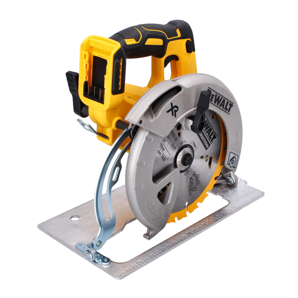 Akku-Handkreissäge DeWalt mit Metall-Grundplatte und gummiertem Handgriff.