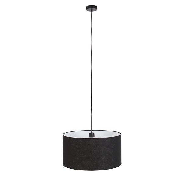 Pendelleuchte mit zylindrischem Textilschirm in Schwarz und weißer Innenseite.