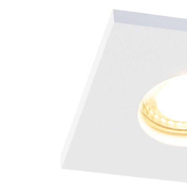 Quadratisches LED-Deckenpanel in Weiß mit warmweißem Licht.