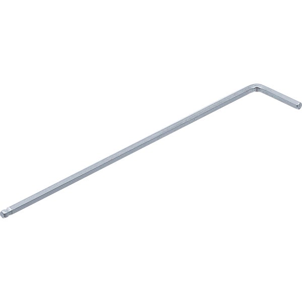 Oranger Werkzeugkoffer aus Kunststoff mit Schaumstoffeinlage und Maschinenschraubstock auf Werkstattboden