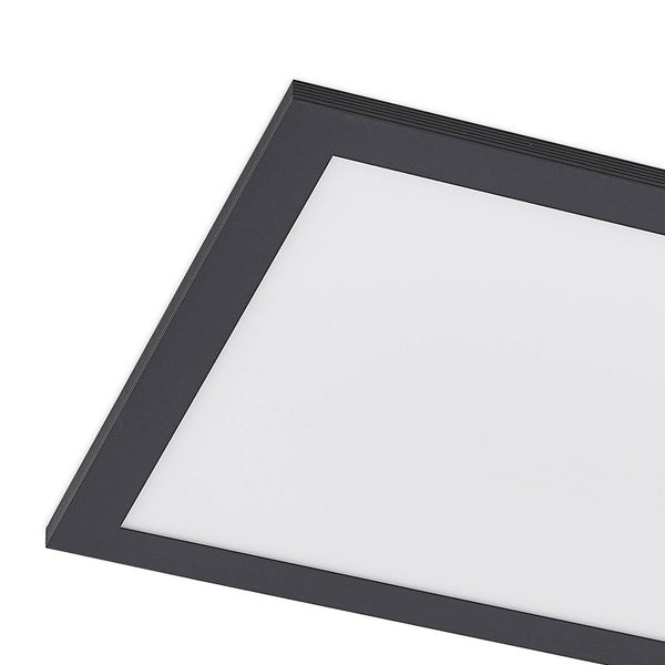 Nahaufnahme eines rechteckigen LED-Panels mit schwarzem Rahmen und weißer Leuchtfläche.