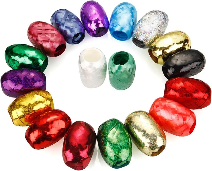 Kreis aus Rollen Geschenkband