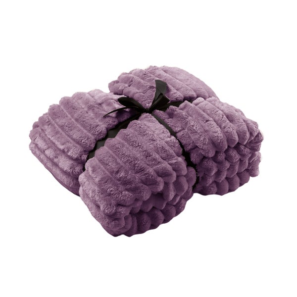 Violette Kuscheldecke mit Schleife