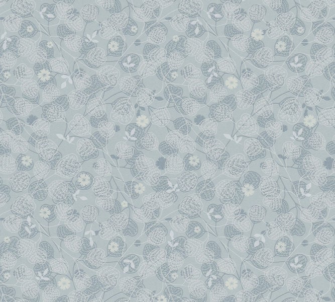 Schlafzimmer mit floraler Tapete und Bett mit Kissen