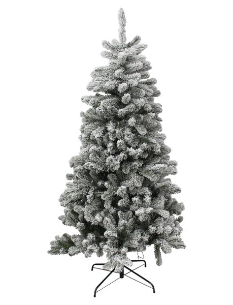 Künstlicher Weihnachtsbaum mit künstlicher Schneeoptik auf einem Metallständer für die Innendekoration.