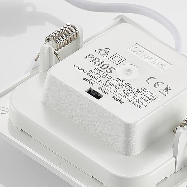 Rückseite einer quadratischen LED-Einbauleuchte mit Schalter für Farbtemperatur 3000, 4000 und 6000 Kelvin, technischen Daten und Haltefedern.