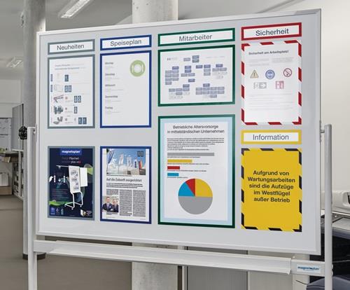 Informationstafel mit Nachrichten, Speiseplan, Mitarbeiterinformationen, Sicherheitsrichtlinien und allgemeinen Hinweisen
