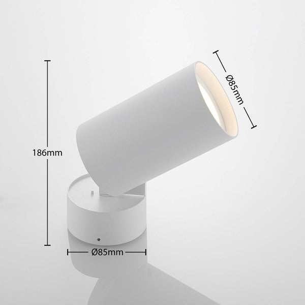 Weißer Wandstrahler mit zylindrischem Kopf, Höhe 186 Millimeter, Durchmesser 85 Millimeter.