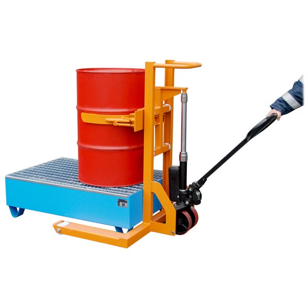 Fasshandling mit Auffangwanne und Fass