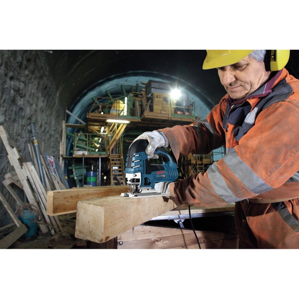 Proregal Logo. Detailansicht Querträgerverbindung für mehr Stabilität am Schwerlastregal.