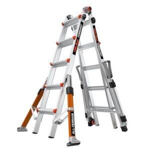 Little Giant Conquest All Terrain Aluminium Gelenk-Mehrzweckleiter als A-Leiter aufgestellt