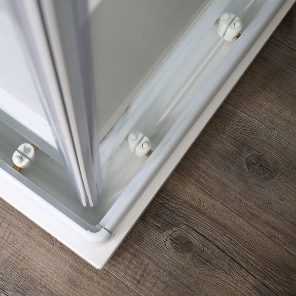 Detailansicht einer Duschkabine mit Beschlägen und Dichtungen