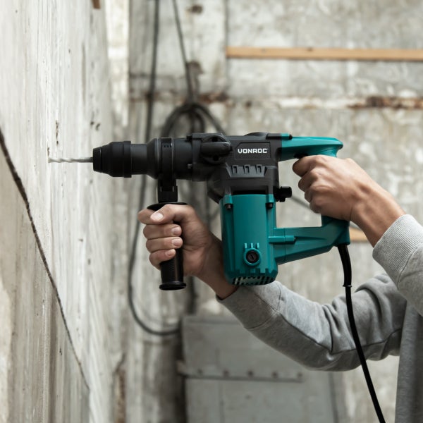 Vonroc Bohrhammer Abbruchhammer 1050W - Hammerbohren [4,5 Joule], Meißeln [SDS Plus Futter], Bohren [950/min] - Stemmhammer für Beton, Stahl, Holz inkl. Bohrer und Meisel