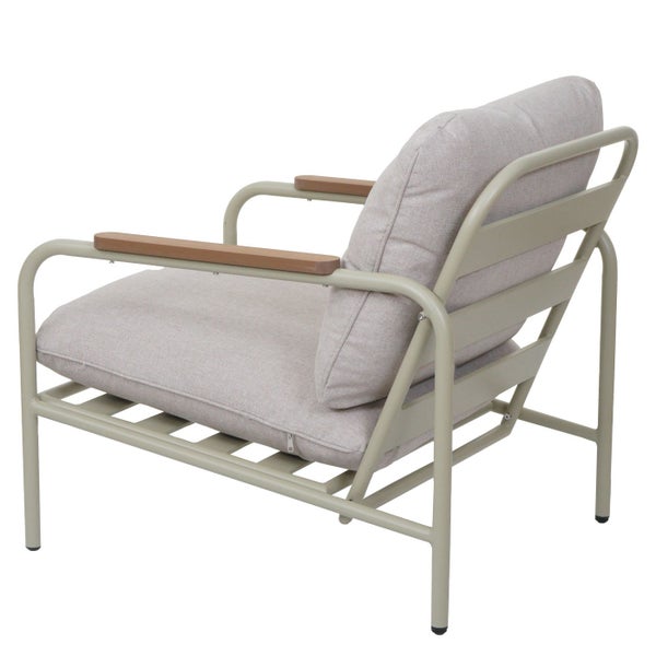 Gartensessel mit Metallrahmen und Armlehnen aus Holz