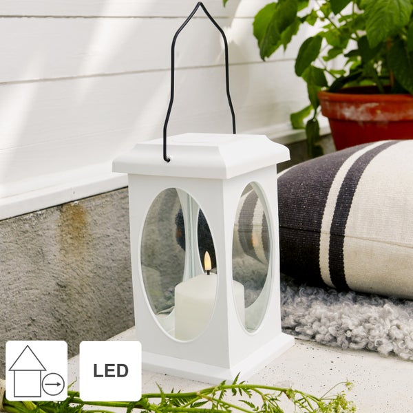 Dekorative weiße Laterne mit LED Kerze und schwarzem Tragegriff