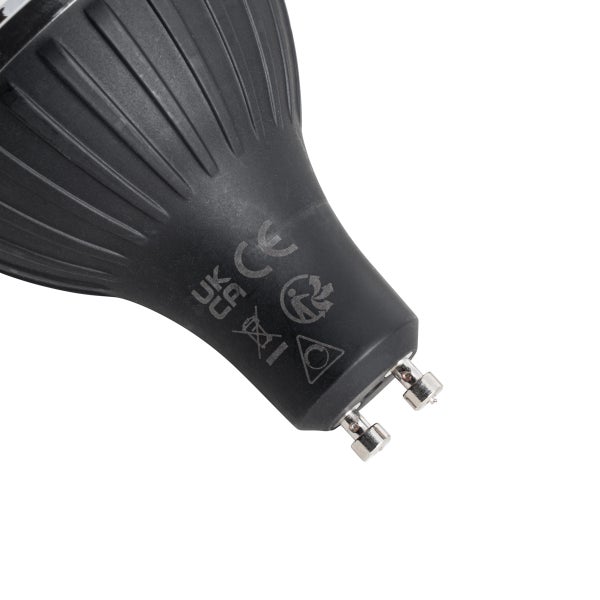 LED-Leuchtmittel-Sockel GU10 mit gerippter Oberfläche, CE-Kennzeichnung, UKCA-Konformitätssymbol und Entsorgungssymbolen für Elektrogeräte.