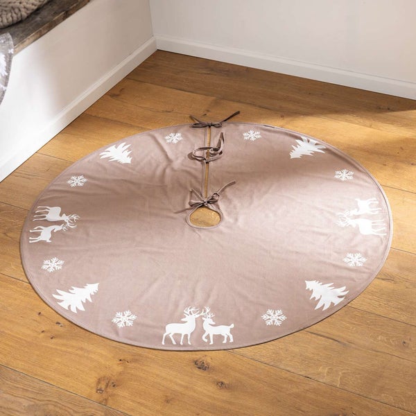 Baumdecke mit Hirsch- und Schneeflockenmuster