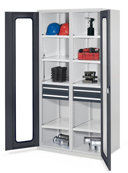 Werkstattschrank mit Regalen und Werkzeugen