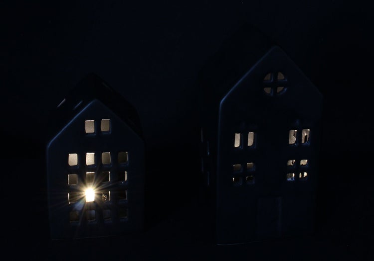 FRANK FLECHTWAREN | LED-Haus Black, 2er Set, PORZELLAN, KUNSTSTOFF, 7,5 x 7 x 11 cm, 8 x 8 x 15 cm,