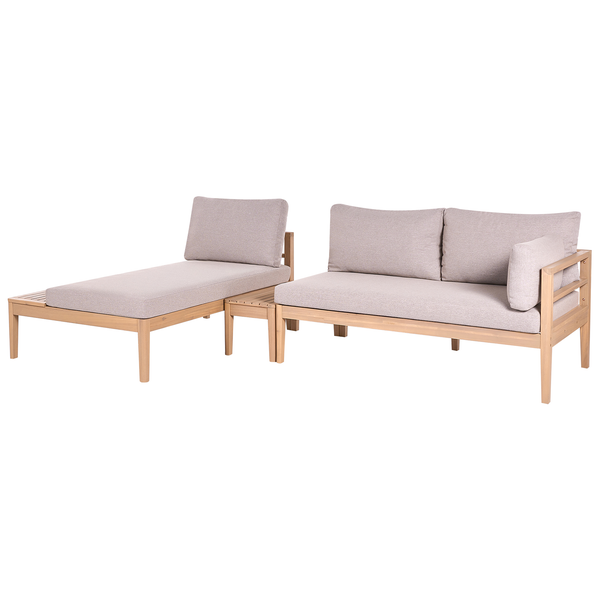 Garten Lounge Set aus Holz mit hellen Polsterauflagen bestehend aus einer Recamiere und einem Sofa mit Beistelltisch