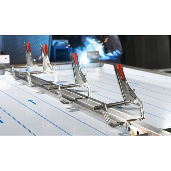 Rohrklemmzwingen im Einsatz bei Schweissarbeiten