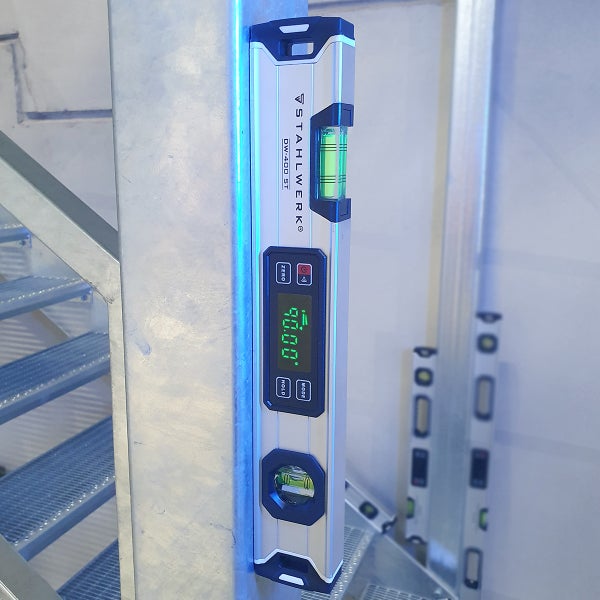 Digitale Wasserwaage DW-400 ST aus Aluminium mit 400 mm Länge
