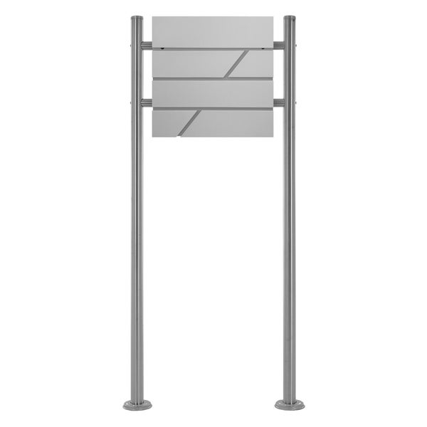 Beschilderungssystem mit vier Paneelen und zwei Pfosten